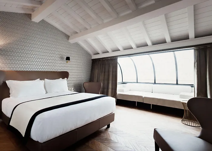 The Corner Otel 4*