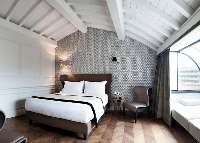 Otel The Corner 4*