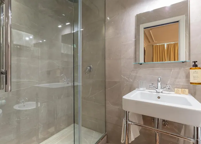 The Corner Otel 4*